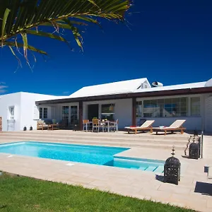 https://coral-villas-lanzarote.in-canary-islands.com